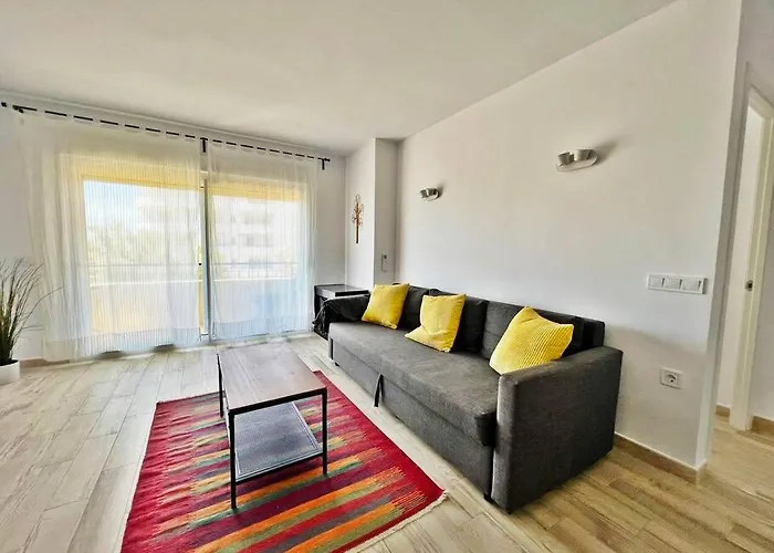 Primera Linea De Playa Nuevo Y Luminoso * Fuengirola