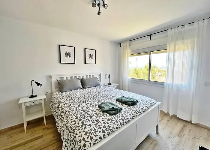 Primera Linea De Playa Nuevo Y Luminoso Fuengirola