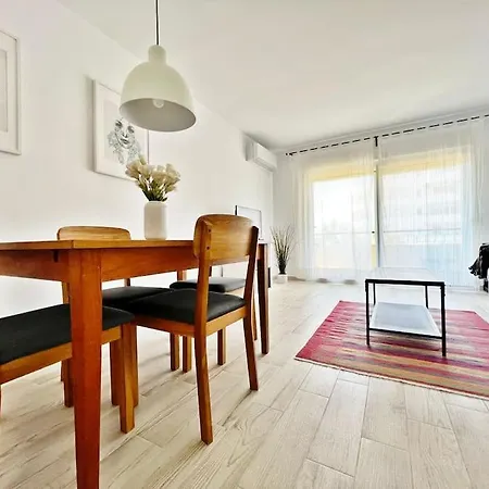 Primera Linea De Playa Nuevo Y Luminoso