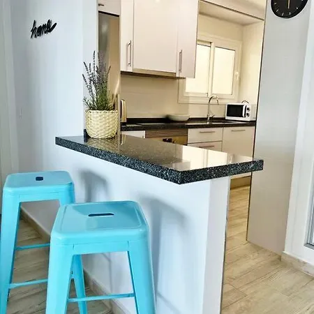 Primera Linea De Playa Nuevo Y Luminoso