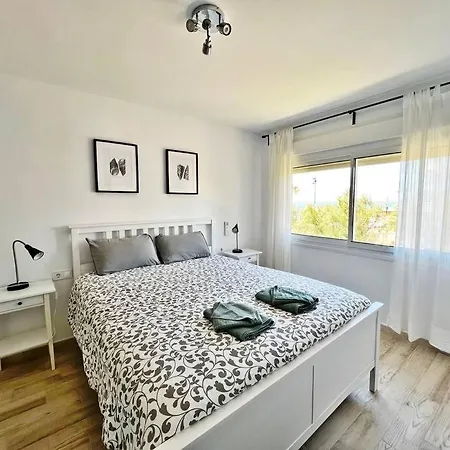 Primera Linea De Playa Nuevo Y Luminoso Fuengirola