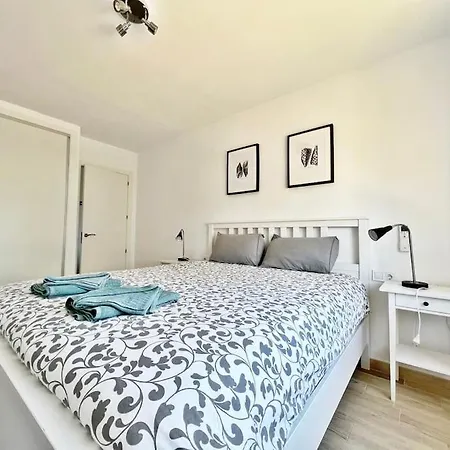 Primera Linea De Playa Nuevo Y Luminoso * Fuengirola