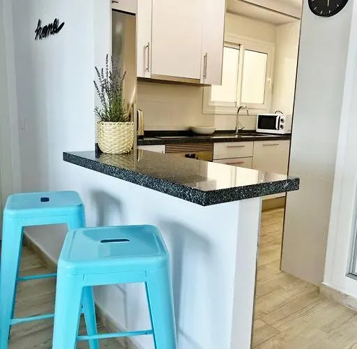 Primera Linea De Playa Nuevo Y Luminoso