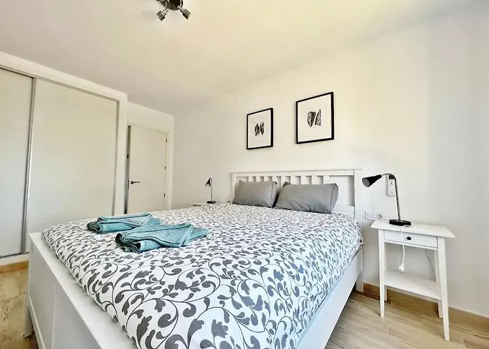 Primera Linea De Playa Nuevo Y Luminoso * فوينخيرولا