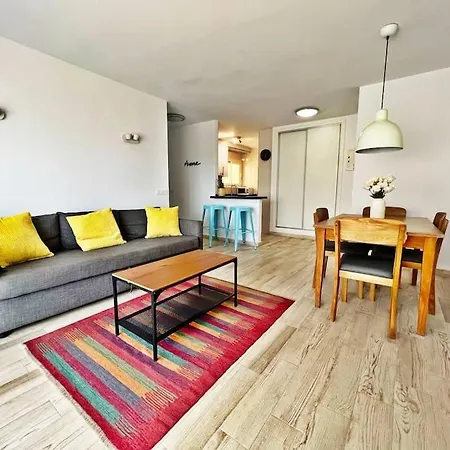 Primera Linea De Playa Nuevo Y Luminoso * Fuengirola